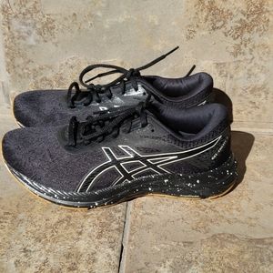 Memory foam Black Asics Tennis shoes